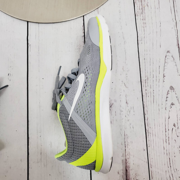 Nike TR 4 Cross Trainer Running Sneakers Size: 8 - Picture 4 of 11